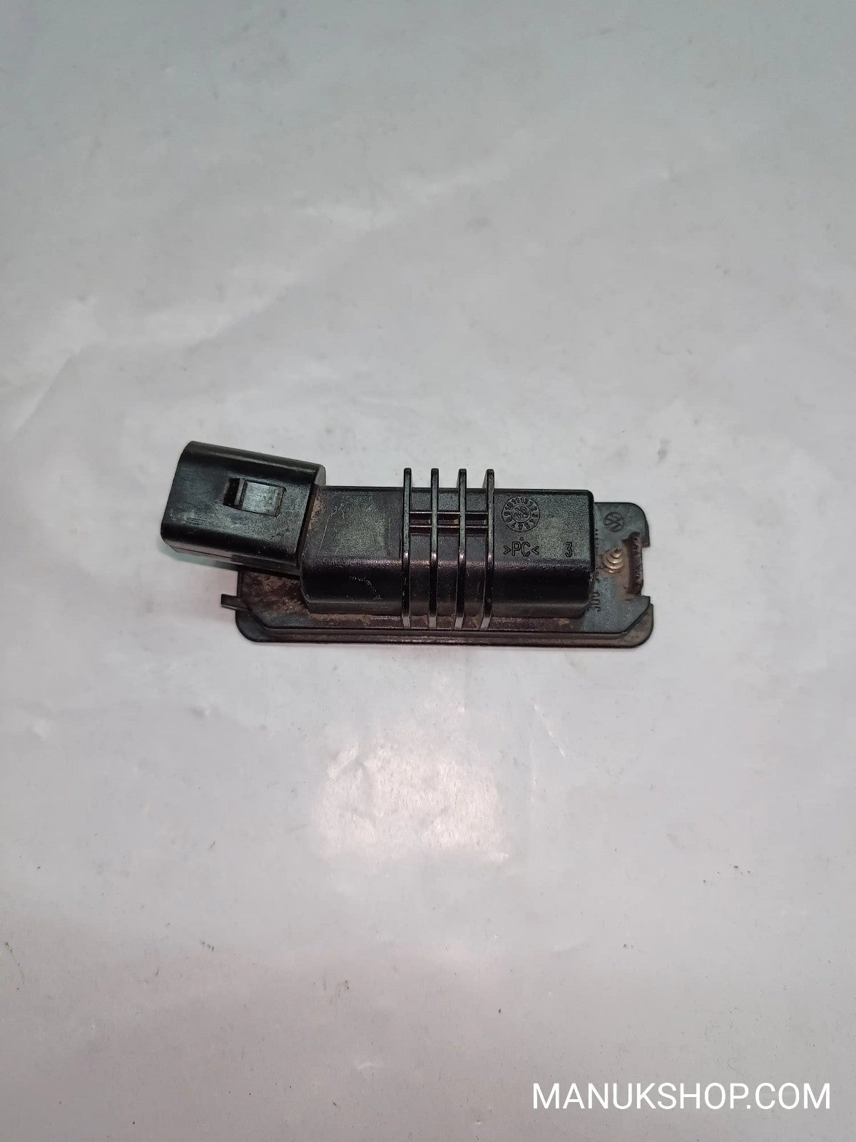 Kennzeichenbeleuchtung Abdeckung Heckklappe VW Golf 3D0943021A 1J6943021B