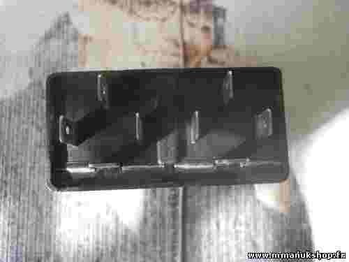 Steuergerät Blinker Scania 1401788 6860 PA6-GF30 6860PA6GF30 24V