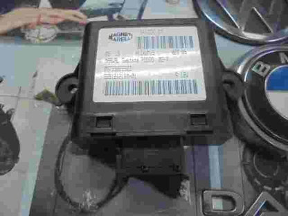 Kraftstoffpumpe Relais Peugeot 807 Citroen 965121218001 09733029903