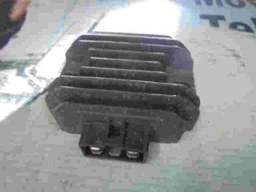 Spannungsregler Aprilia Caponord Piaggio Beverly T125LK16 T125-LK16 639169 12183