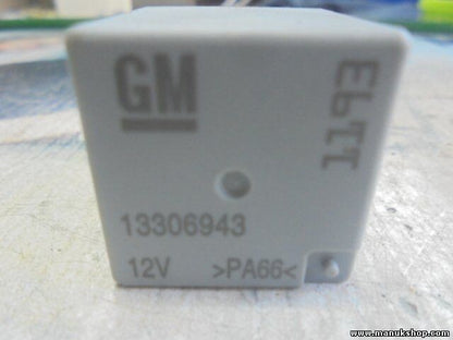 Relais Opel Astra J Zafira C 2010 GM 13306943 12VPA66 12V PA66