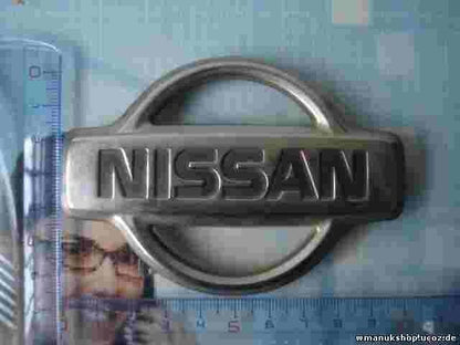 Emblem Logo hinten  Nissan Almera n16 90890BM400 90890 BM400