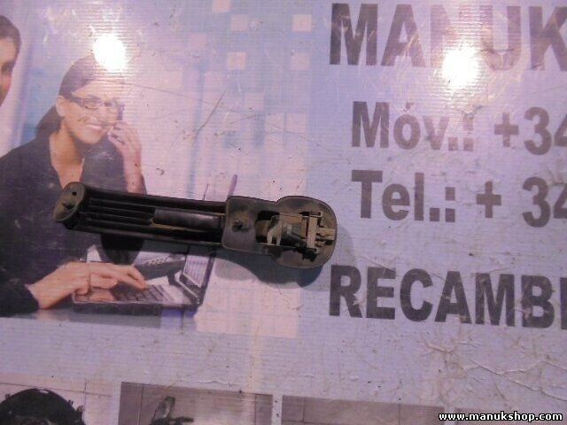 Türgriff Aussentürgriff außen rechts vorne Terrano Maverick T2 R20 930318