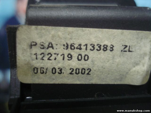 Schalter Radiobedienung Citroen C5 Peugeot 307 2.2 2000 96413388ZL 12271900