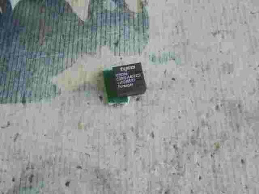 Relais BMW GM5 Tyco V23084C2002A403 V23084-C2002-A403 024831D