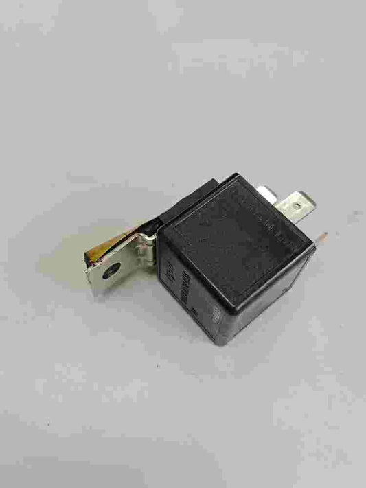 Leistungsrelais   Toyota Hiace II Tyco V23134A1052C643 V23134-A1052-C643 12V