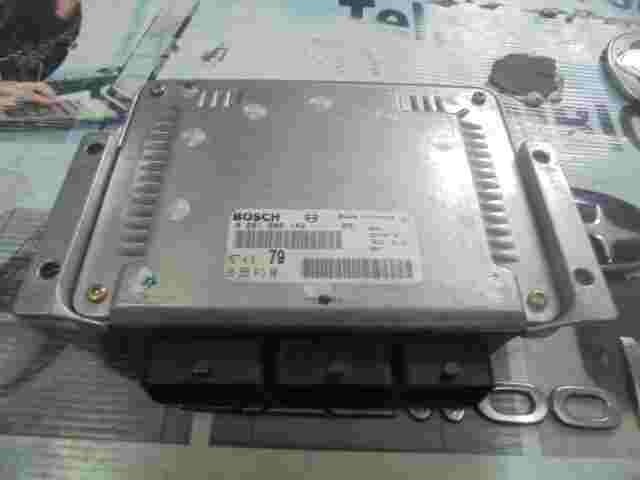 Motorsteuergerät Peugeot 406 PSA 9635591380 BOSCH 0261206142 ME74679 26FM0770
