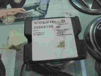 Steuergerät Wegfahrsperre Alarmmodul Volvo V40 S40 30865186 SW 30865187