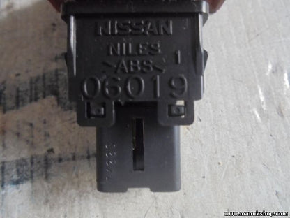 Warnblinkschalter Nissan Cabstar NILES 06019