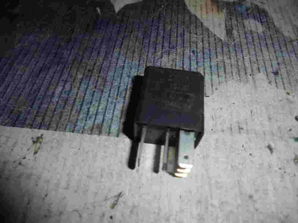 Relais Iveco Daily 504049024 677․50 12V 10/20A