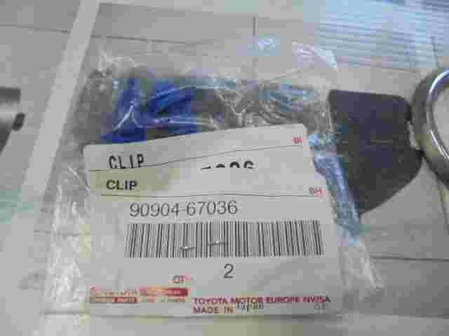 Clip Toyota Corolla (120) Cresta 100 Crown S170 4Runner 9090467036 90904-67036