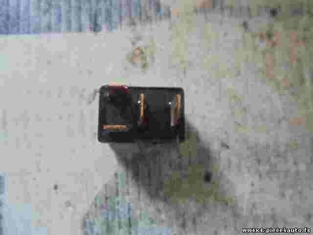 Relais Renault Nissan Mitsubishi Panasonic ACV31012 M04