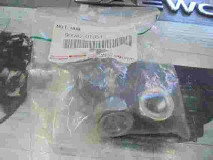 Nut Hub  Toyota Sienna Tundra 9094201051 90942-01051
