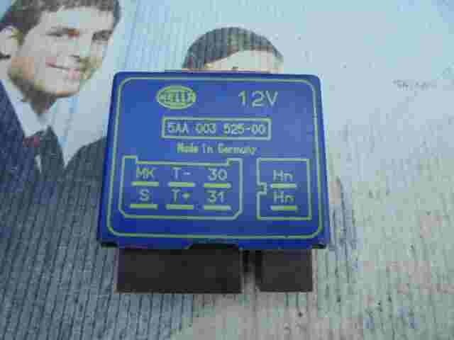 Relais VW Volkswagen Audi 5AA00352500 5AA 003 525-00 HELLA 12V