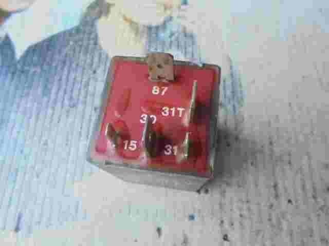 Wischerrelais  Saab 9000 Scania G.CARTIER 12v 9563339 95 63 339