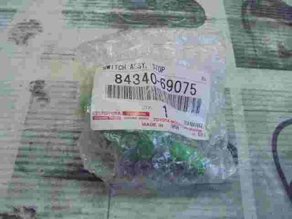 Bremslichtschalter Toyota Camry Corolla RAV4 Land Cruiser 200 Lexus 8434069075