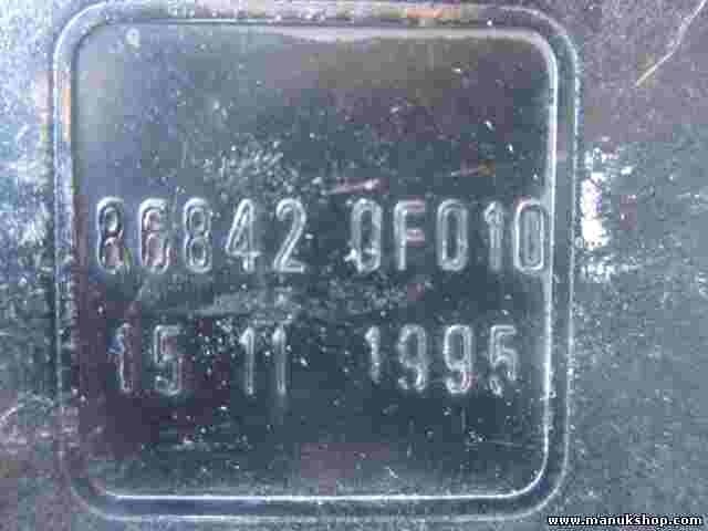 Gurtschloss Gurtschnapper hinten mittel Nissan  Ford Maverick 2 R20 868420F010