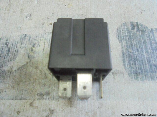 Relais  Iveco 2991712 698.11