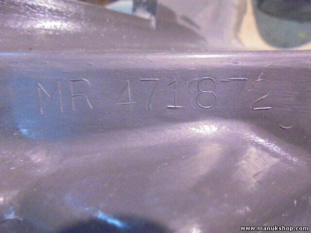Mittelkonsole Mitsubishi Pajero Montero MR471872