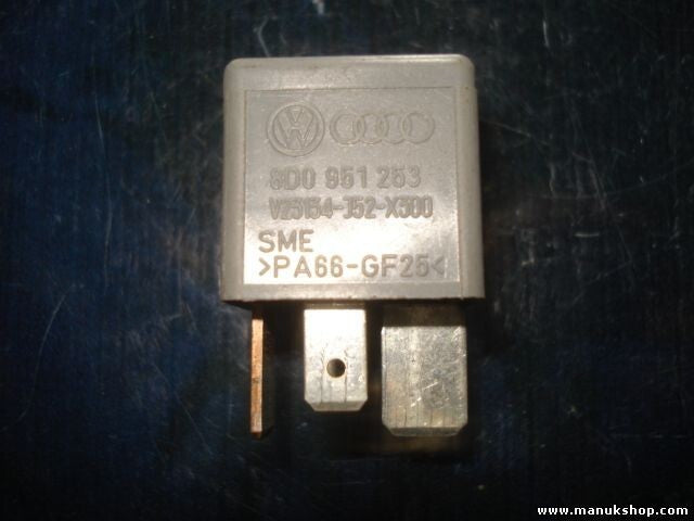 Relais Nebelscheinwerfer Volkswagen Nr.370 Audi 8D0 951 253 8D0951253 8DO951253