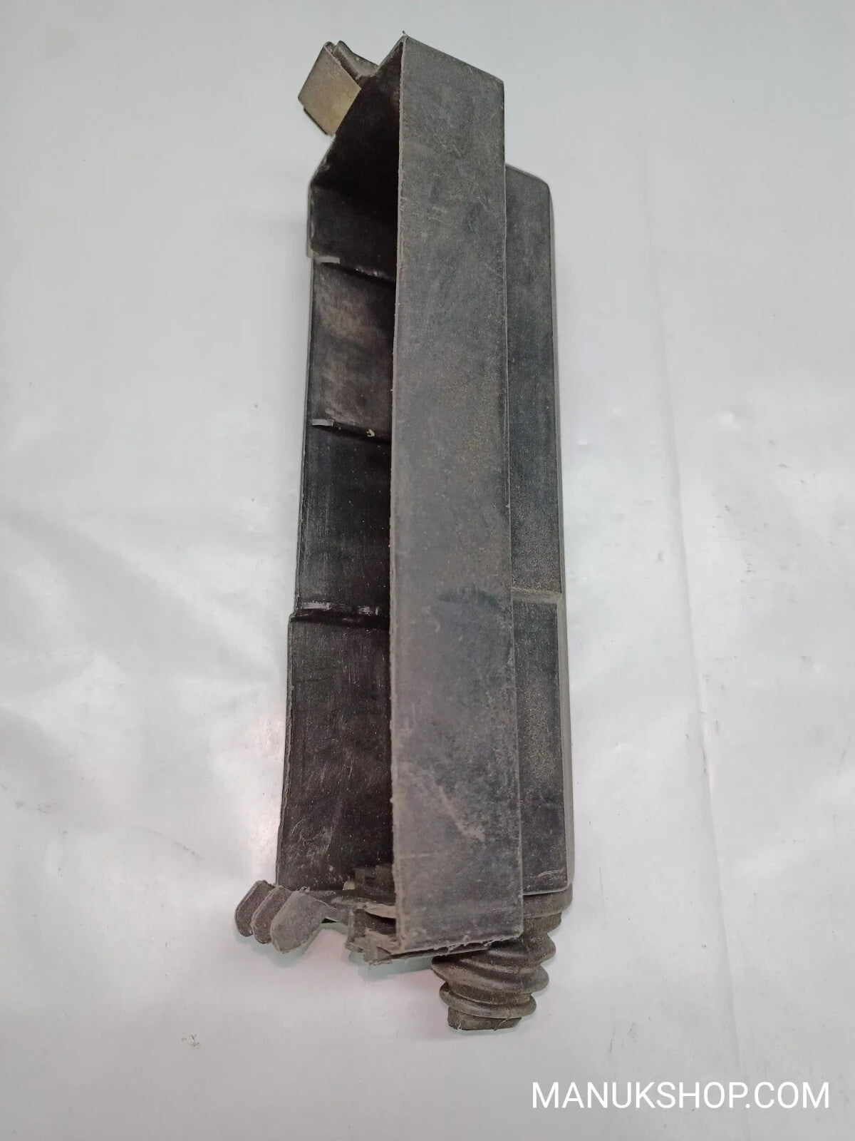 Luftfilterkasten Mercedes Benz W126 1265460237  126 546 02 37