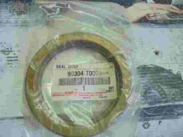 Seal Dust  Toyota Hilux Land Cruiser 100 Prado 120 90304T0001 90304-T0001