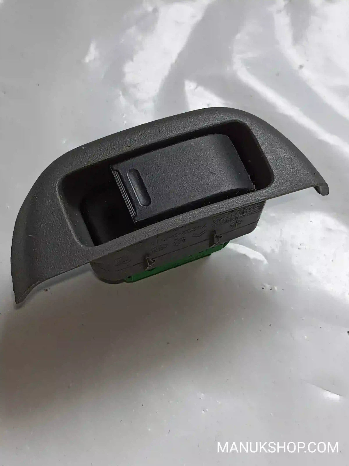 Fensterheber schalter Citroen C1 Peugeot 107 Toyota 742320H010 646100HC1CA