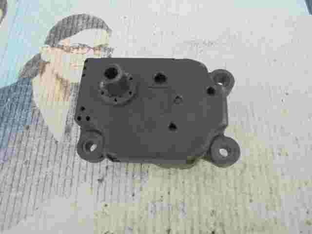 Stellmotor Heizung  Volvo S60 V70 S80 BEHR 38248Q 38248 Q EAM101