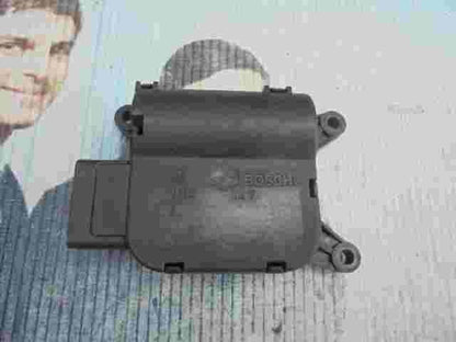 Stellmotor Heizung Mercedes-Benz Vito Viano W639 BOSCH 0132801335 31080701 B7534