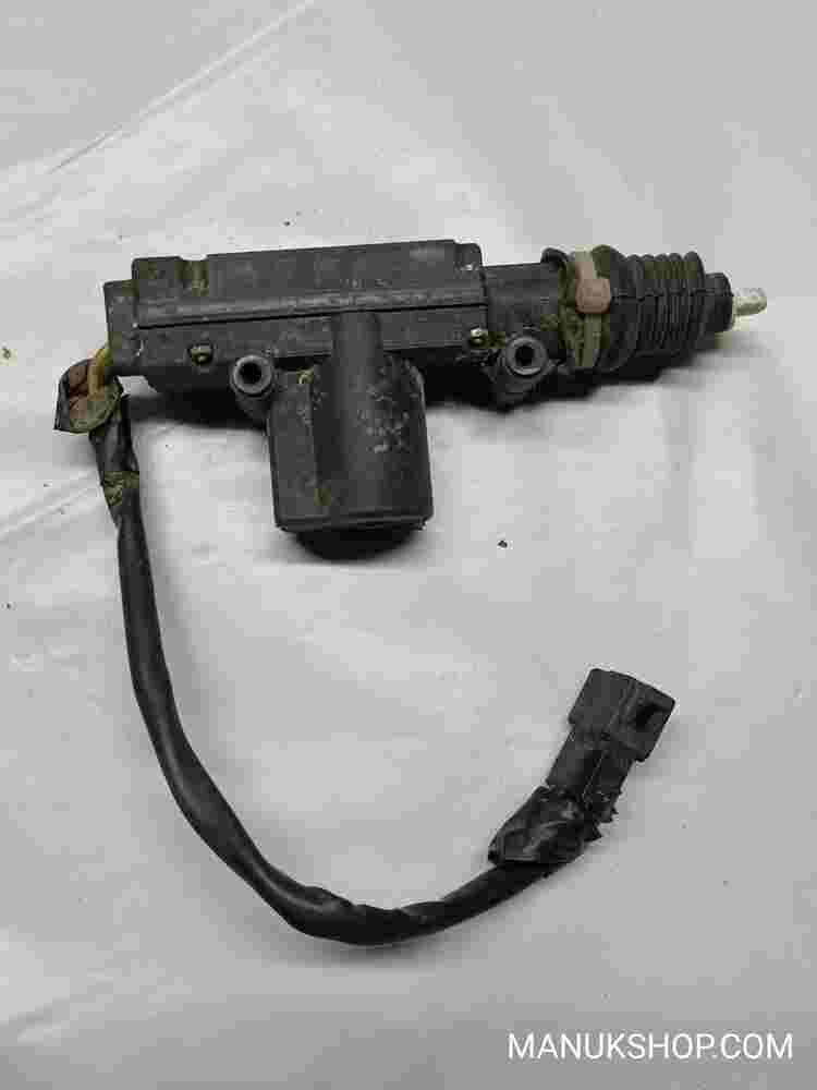 Stellmotor Heckklappe Zentralverriegelung  Tata Safari Padmini 11-99