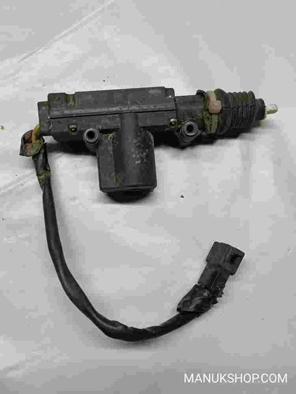 Stellmotor Heckklappe Zentralverriegelung  Tata Safari Padmini 11-99