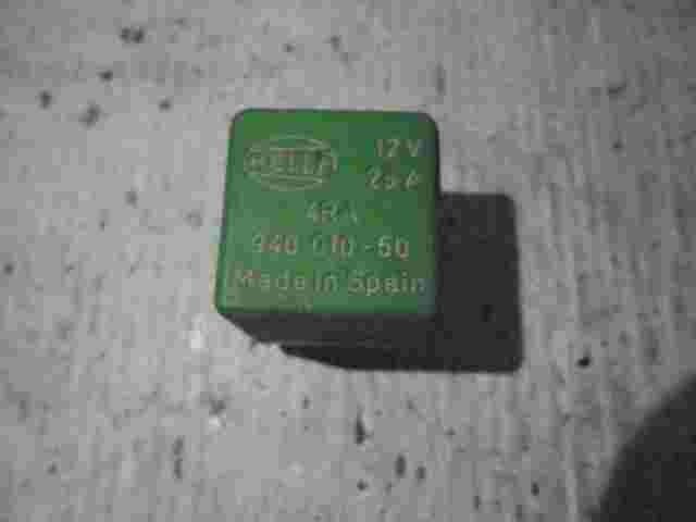 Relais Peugeot 306 Citroen ZX 940 010-50 94001050 940010-50 4RA940010-50