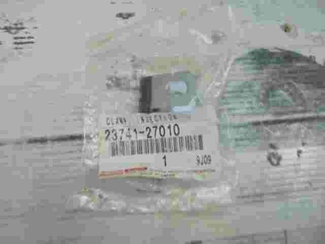 Clamp Injection Pipe / Toyota Avensis Auris RAV4 2374127010 23741-27010