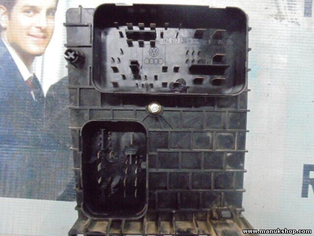 Sicherungskasten VW Touran Golf Passat Audi A3 8P Caddy 1K0937124H D001201