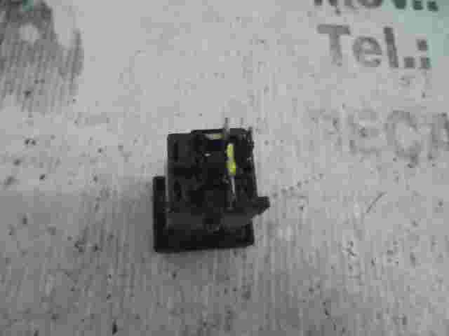 Schalter Nissan 253829X100
