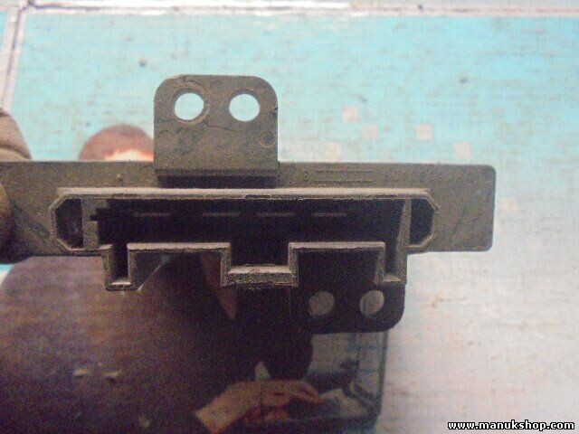 Widerstand Heizung Nissan ATLEON CABSTAR 271500T300 27150 0T300 611421417