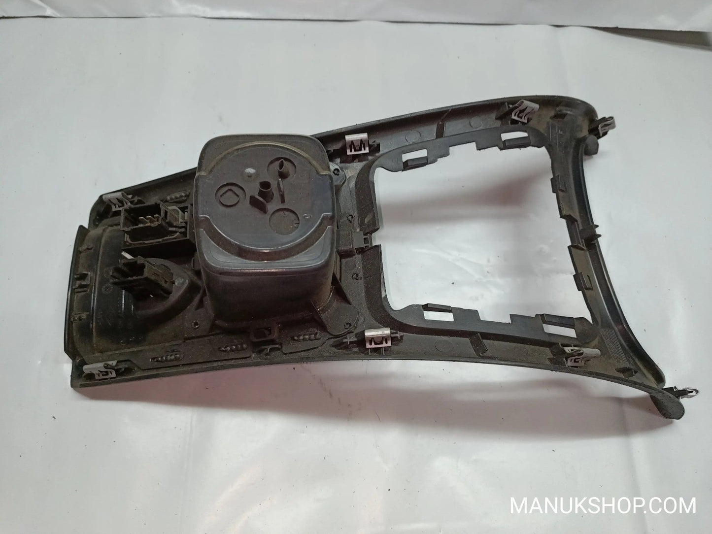 Mittelkonsole Renault Laguna 8200285197 8200 285 197   R8116500  R8116535