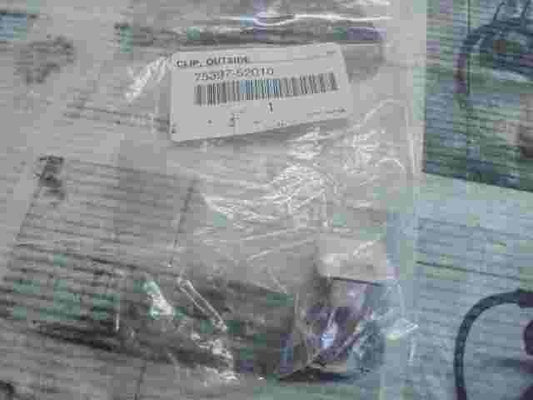 Clip Outside  Toyota  7539752010 75397-52010