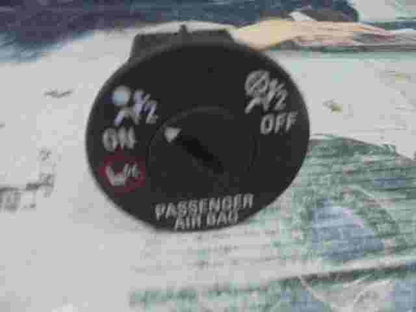 Schalter für Beifahrerairbag Opel Astra K GM 13524006 13 524 006 PA6GFGB30