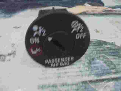 Schalter für Beifahrerairbag Opel Astra K GM 13524006 13 524 006 PA6GFGB30