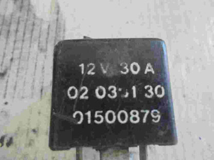 Relais 12V 01500879