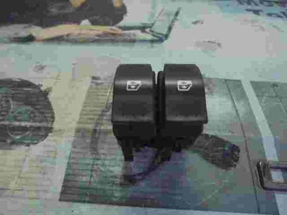 Fensterheber schalter  Renault Megane 315050A 315050 A