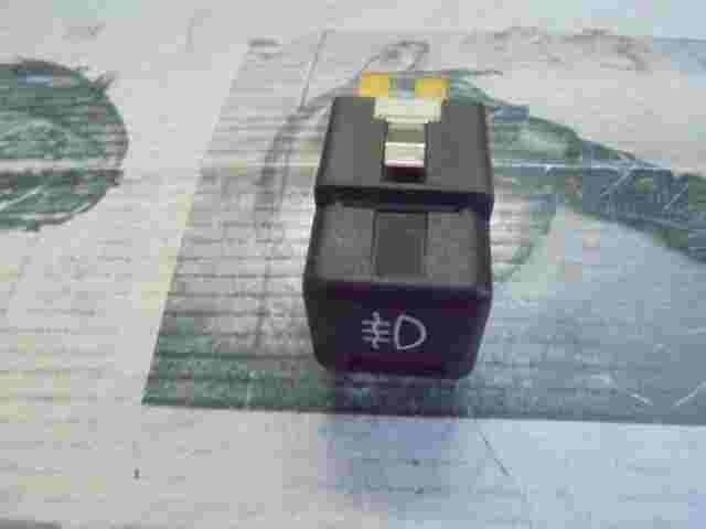 Nebelscheinwerfer Schalter Agila  Suzuki Wagon 141 3728083E00 37280-83E00 501788