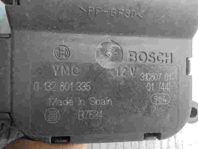 Stellmotor Heizung Mercedes-Benz Vito Viano W639 BOSCH 0132801335 31080701 B7534