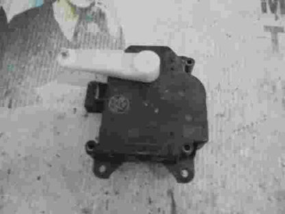 Stellmotor Heizung Toyota Land Cruiser Lexus 0638000660 DENSO 5J 5280