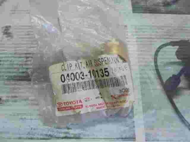 Clip Kit Air Suspension / Toyota Lexus  0400310135  04003-10135