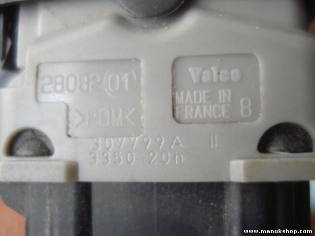 Schalter Renault Laguna 8200025895 2808201 28082 01 307799A