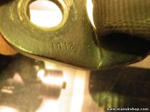 Gurtschloss Gurtschnapper hinten mittel Mitsubishi Pajero Montero 1812