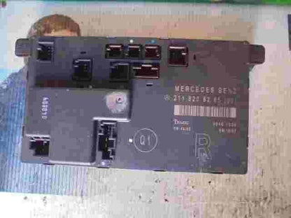 Türsteuergerät Mercedes-Benz E Class W211 2118208285 Q1 (00) R TEMIC 0040 1304 .