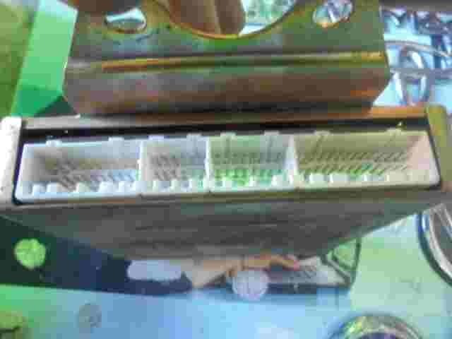 Motorsteuergerät  Mitsubishi Carisma 1.8 1995-1999 MD322387 E2T63277